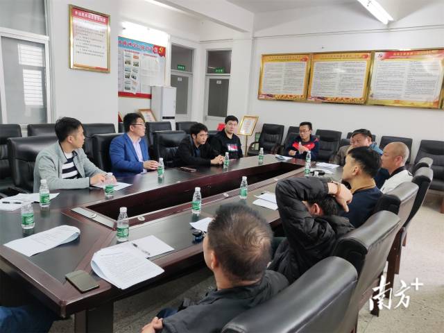 科技特派员团队与当地重点企业座谈。
